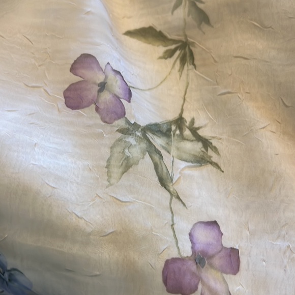 2 flowered pillow shams, no stains or tears, light yellow, pack of 2 - Picture 4 of 6